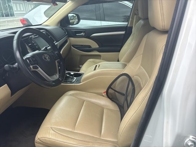 used 2018 Toyota Highlander car, priced at $22,900