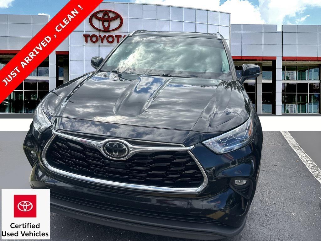 used 2020 Toyota Highlander car, priced at $25,901