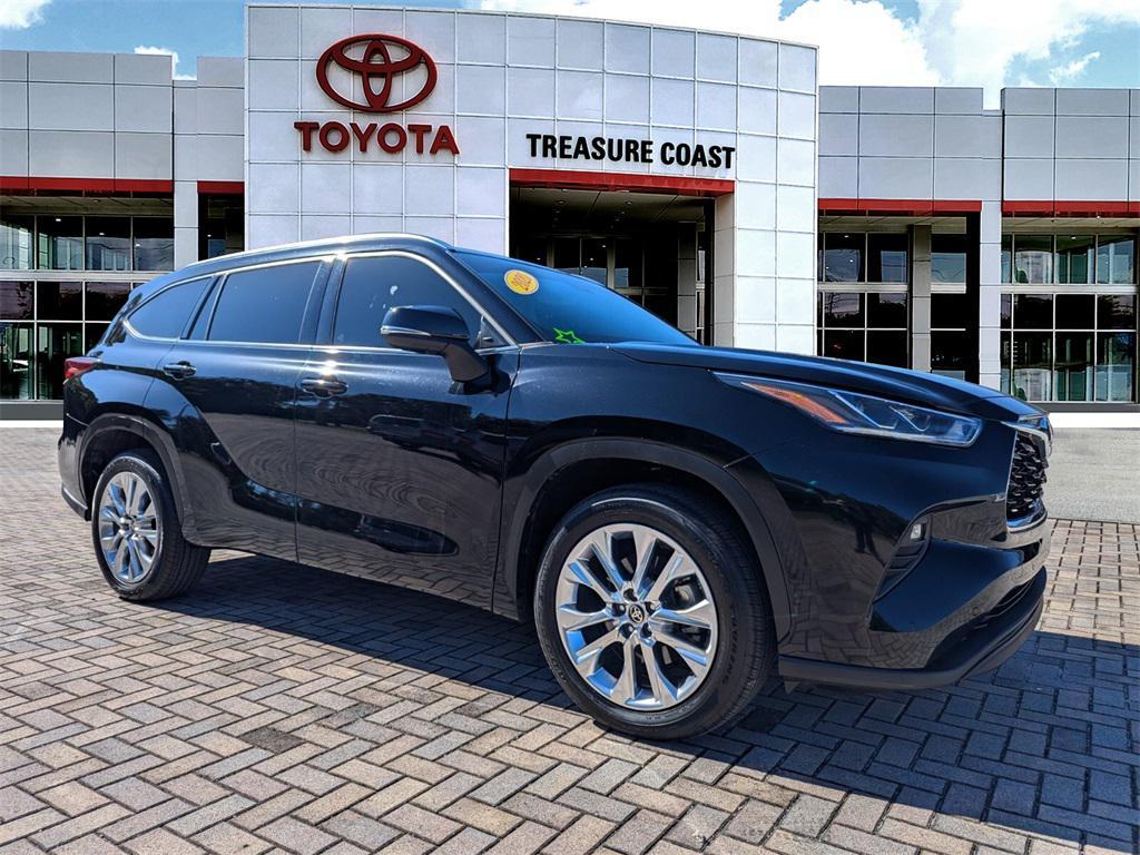 used 2020 Toyota Highlander car, priced at $25,402