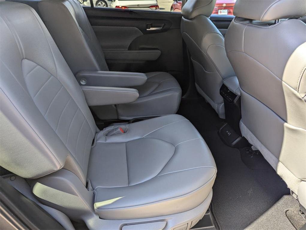 used 2023 Toyota Highlander car, priced at $32,472