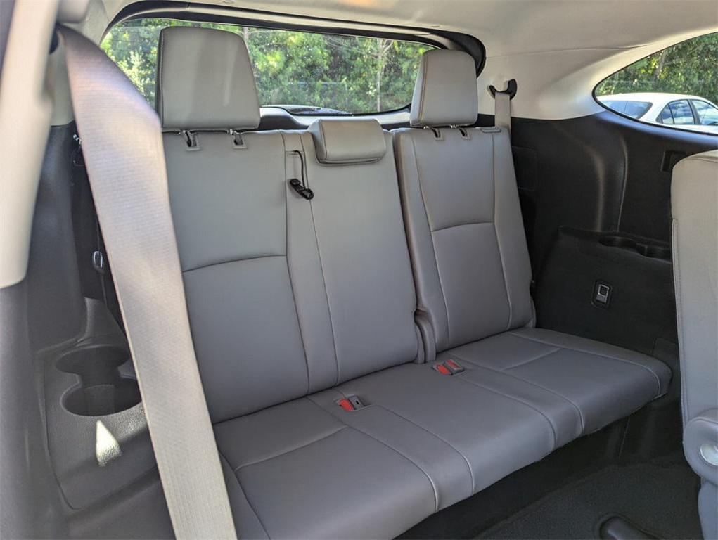 used 2023 Toyota Highlander car, priced at $32,472