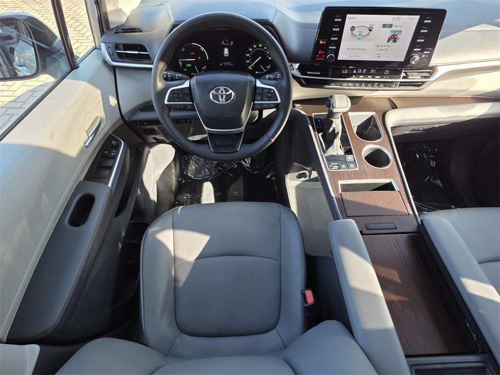 used 2023 Toyota Sienna car, priced at $44,391