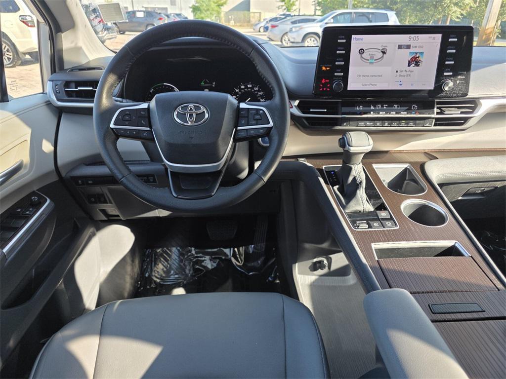 used 2023 Toyota Sienna car, priced at $44,391