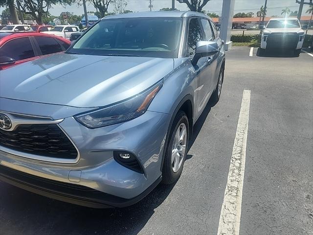 used 2024 Toyota Highlander car, priced at $39,900