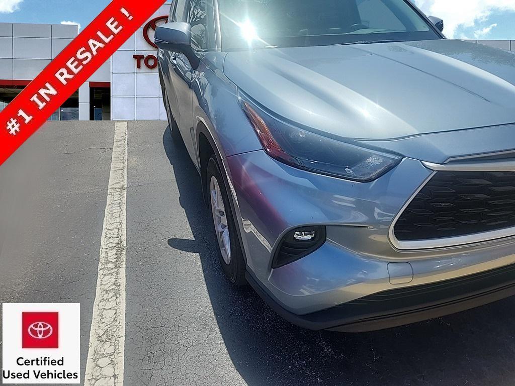 used 2024 Toyota Highlander car, priced at $39,900