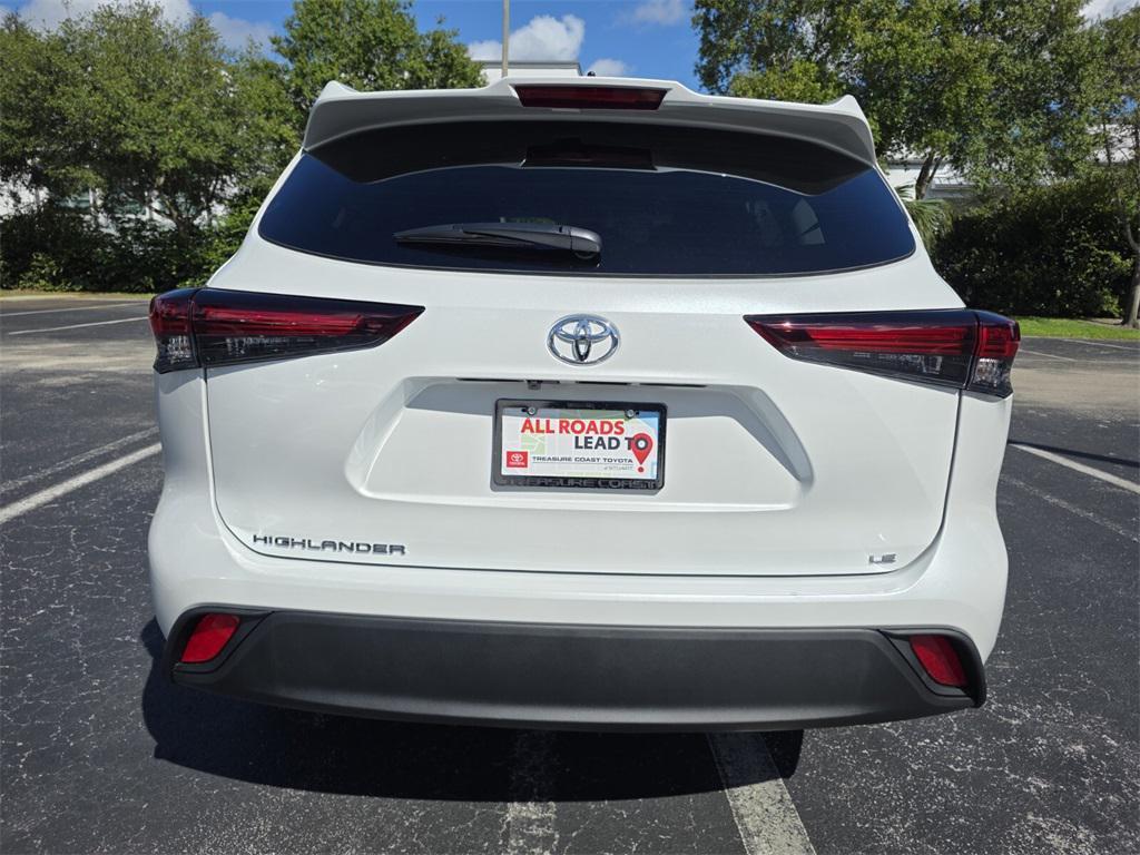 new 2025 Toyota Highlander car, priced at $44,021