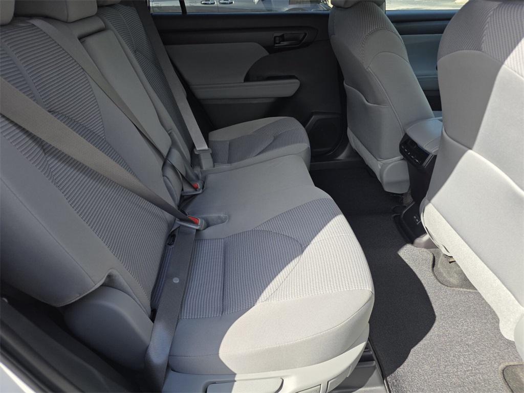 new 2025 Toyota Highlander car, priced at $44,021