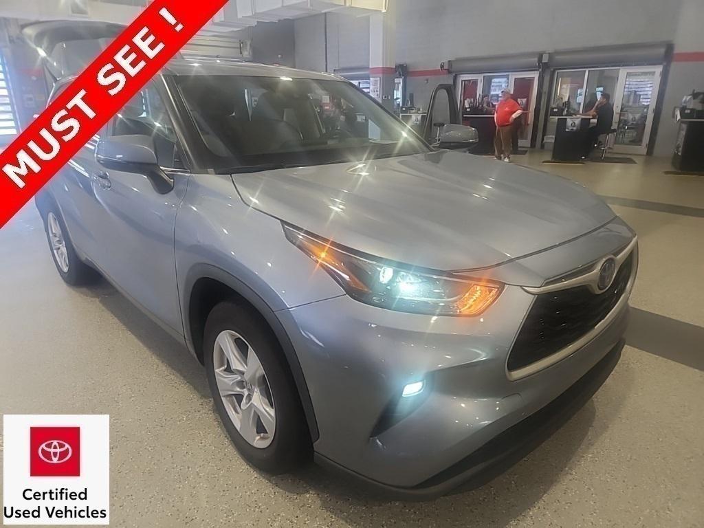 used 2023 Toyota Highlander Hybrid car, priced at $36,981