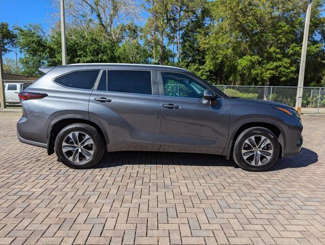 used 2024 Toyota Highlander car, priced at $45,891