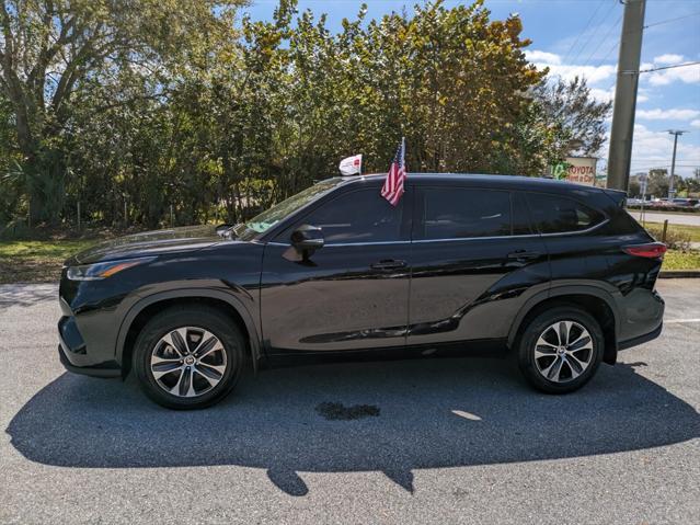 used 2021 Toyota Highlander car, priced at $33,900