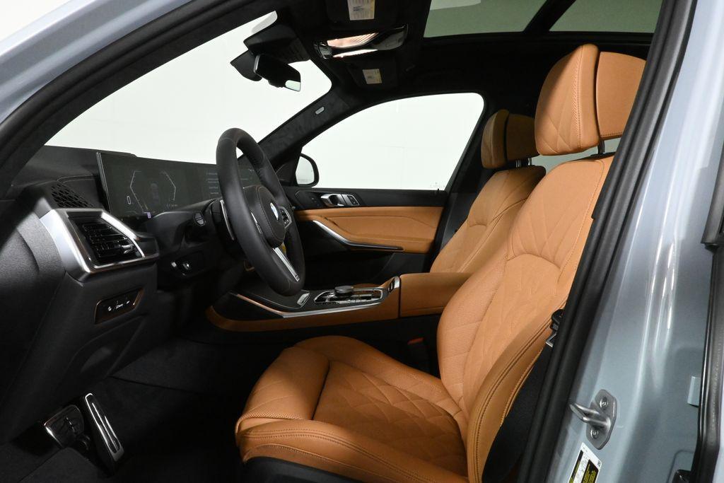new 2026 BMW X7 car, priced at $95,680