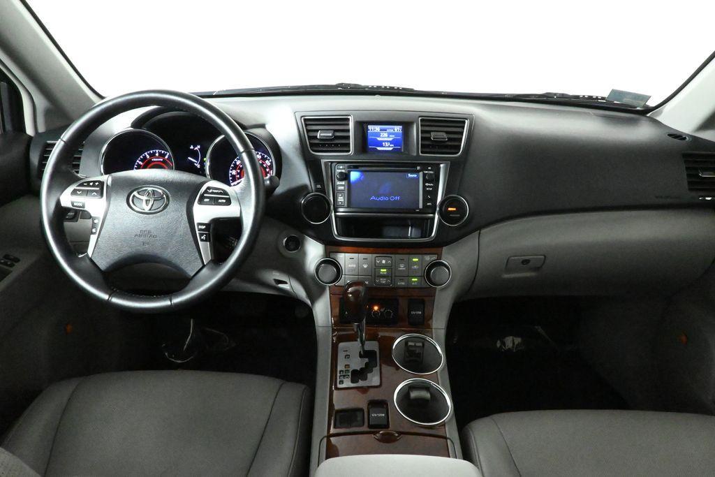 used 2013 Toyota Highlander car, priced at $15,787