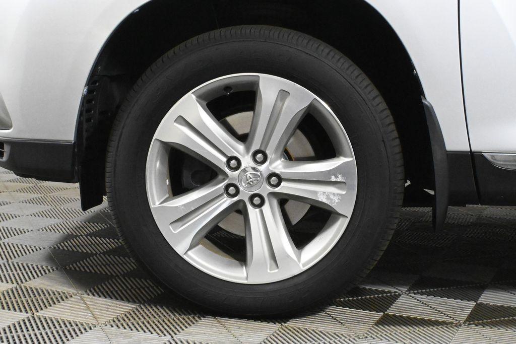 used 2013 Toyota Highlander car, priced at $15,787