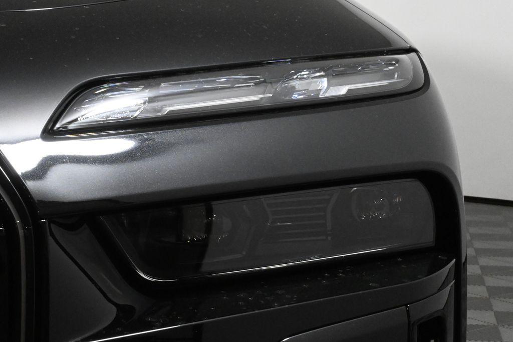new 2025 BMW 760 car, priced at $138,375