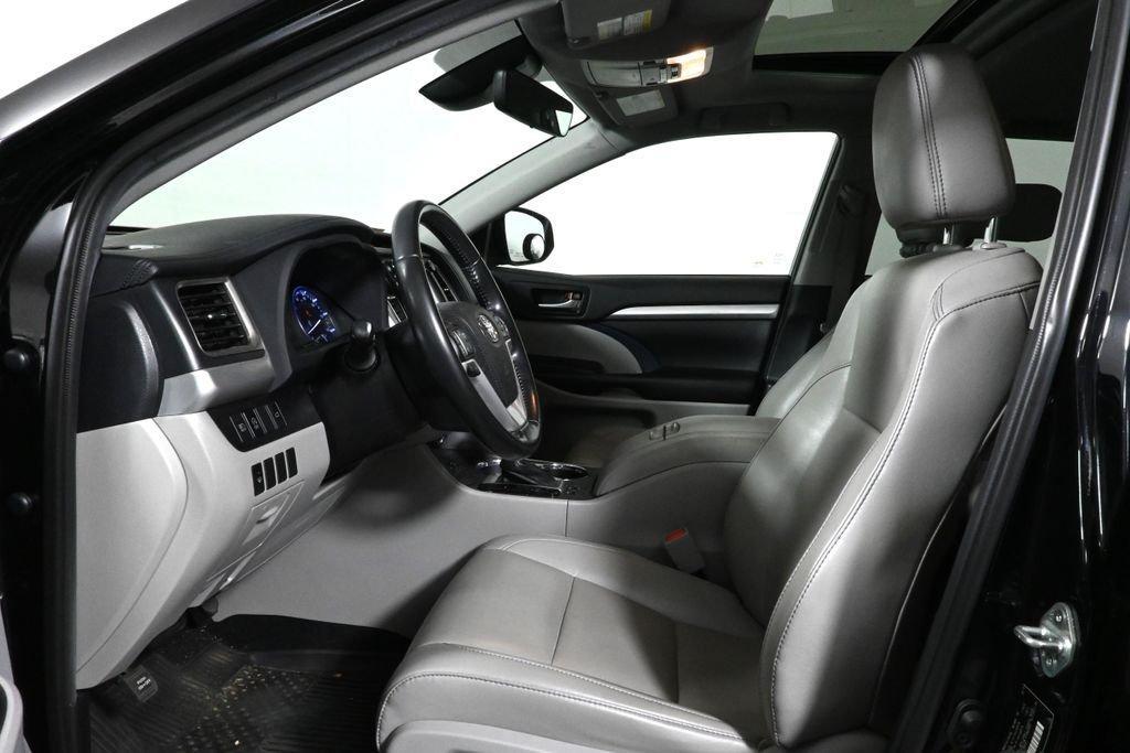 used 2019 Toyota Highlander car, priced at $26,744