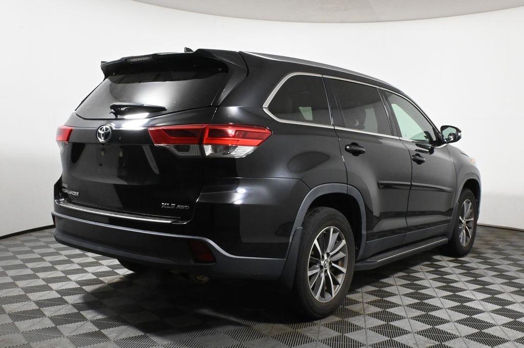 used 2019 Toyota Highlander car, priced at $26,744