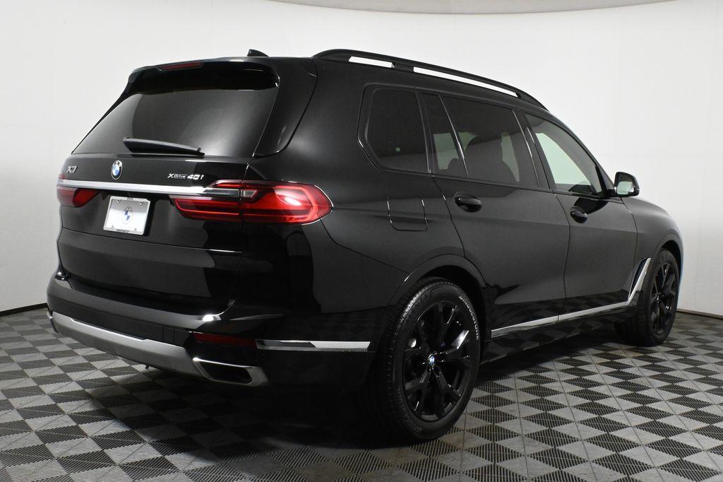 new 2025 BMW X7 car, priced at $90,555