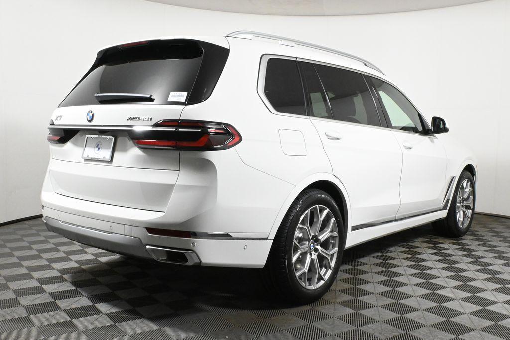 new 2025 BMW X7 car, priced at $89,710