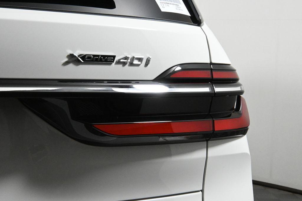 new 2025 BMW X7 car, priced at $89,710