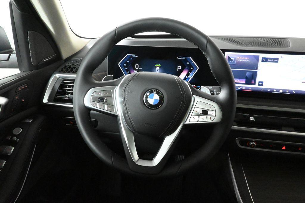 new 2025 BMW X7 car, priced at $89,710