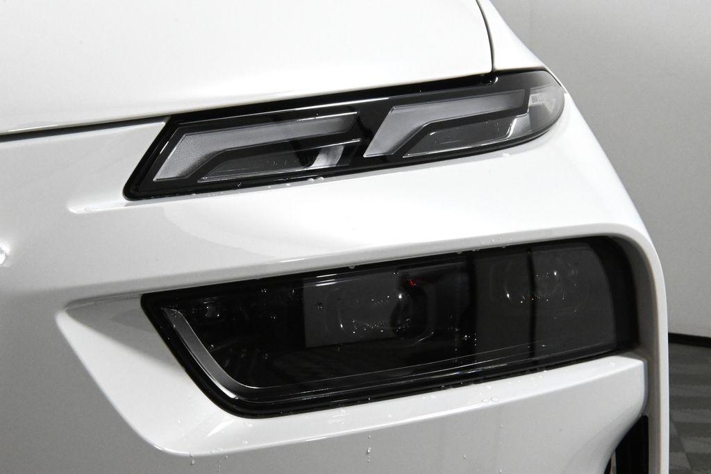 new 2025 BMW X7 car, priced at $89,710