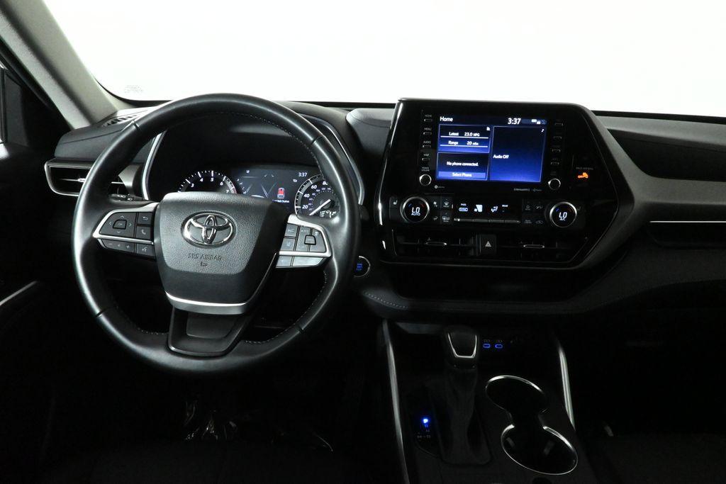 used 2022 Toyota Highlander car, priced at $35,223
