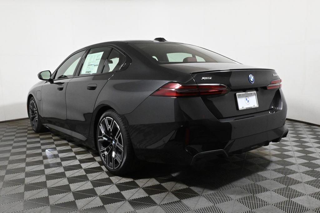 new 2026 BMW 550e car