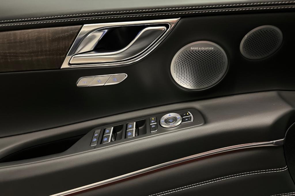 new 2025 Genesis GV80 car