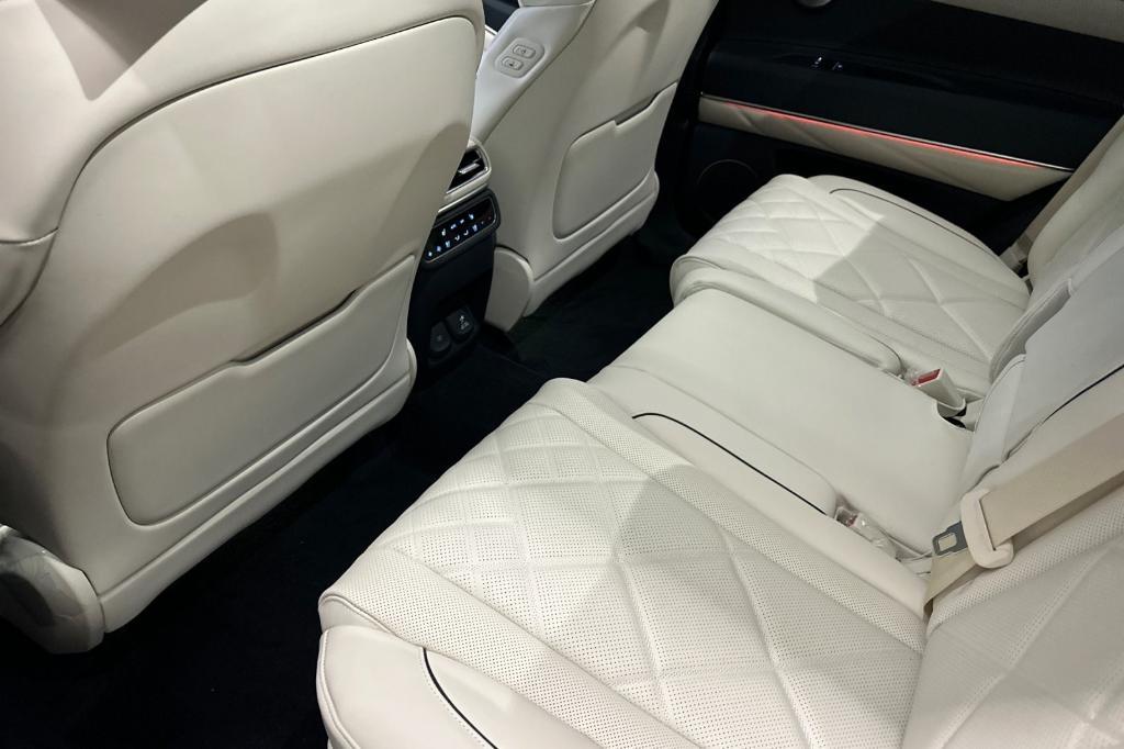 new 2025 Genesis GV80 car, priced at $79,789