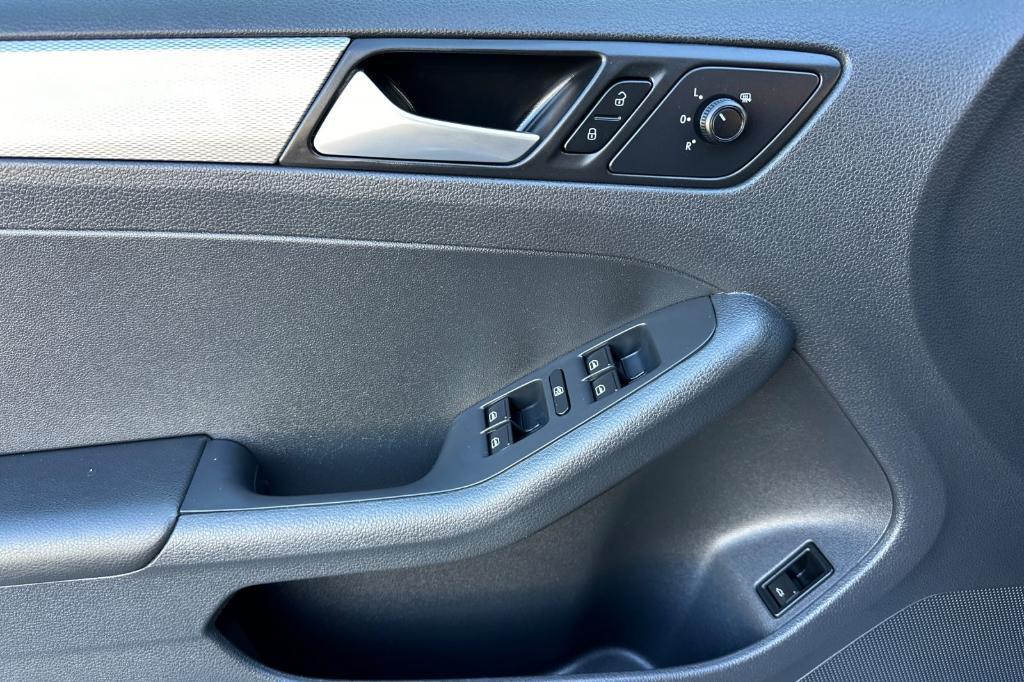used 2018 Volkswagen Jetta car, priced at $18,464