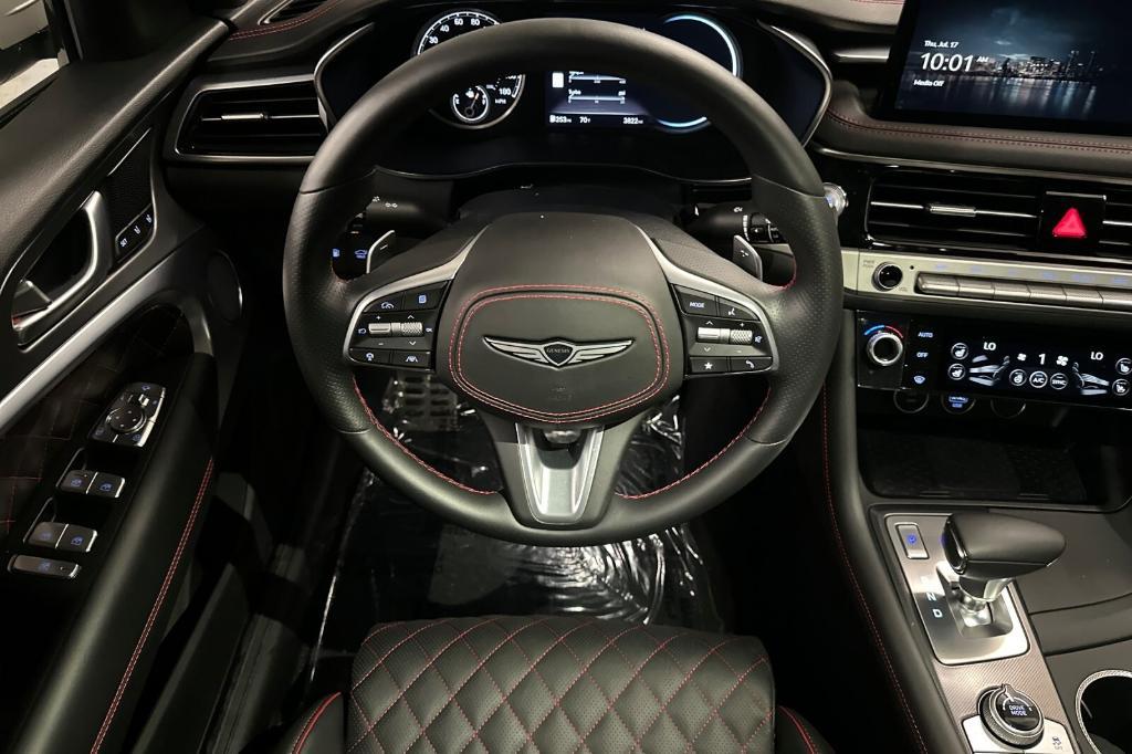 used 2025 Genesis G70 car