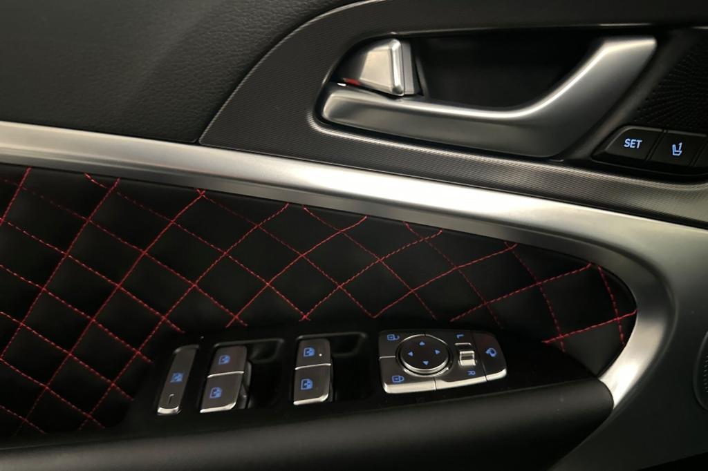 used 2025 Genesis G70 car