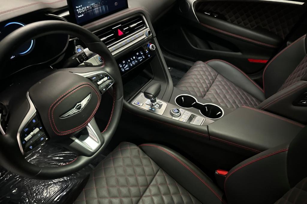 used 2025 Genesis G70 car
