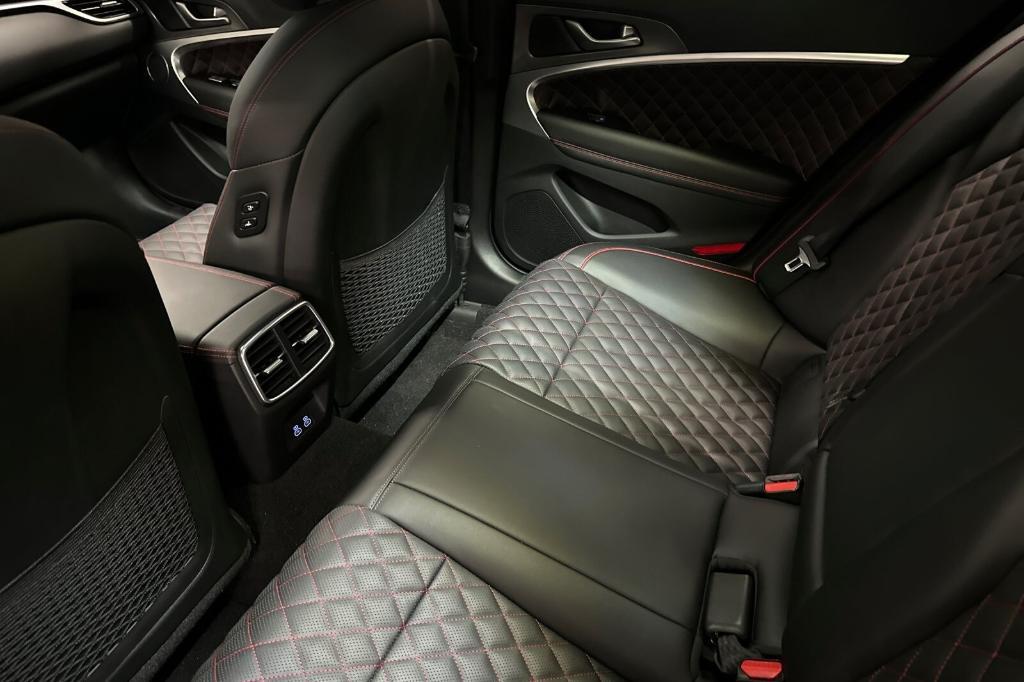 used 2025 Genesis G70 car