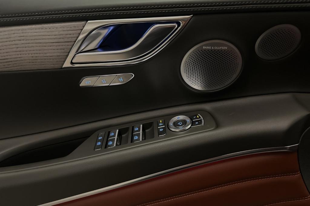 new 2025 Genesis GV80 car, priced at $79,075