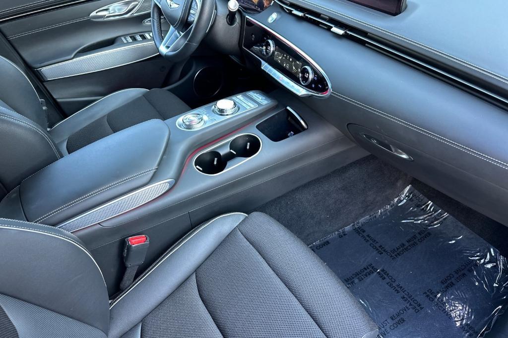 new 2025 Genesis GV70 car