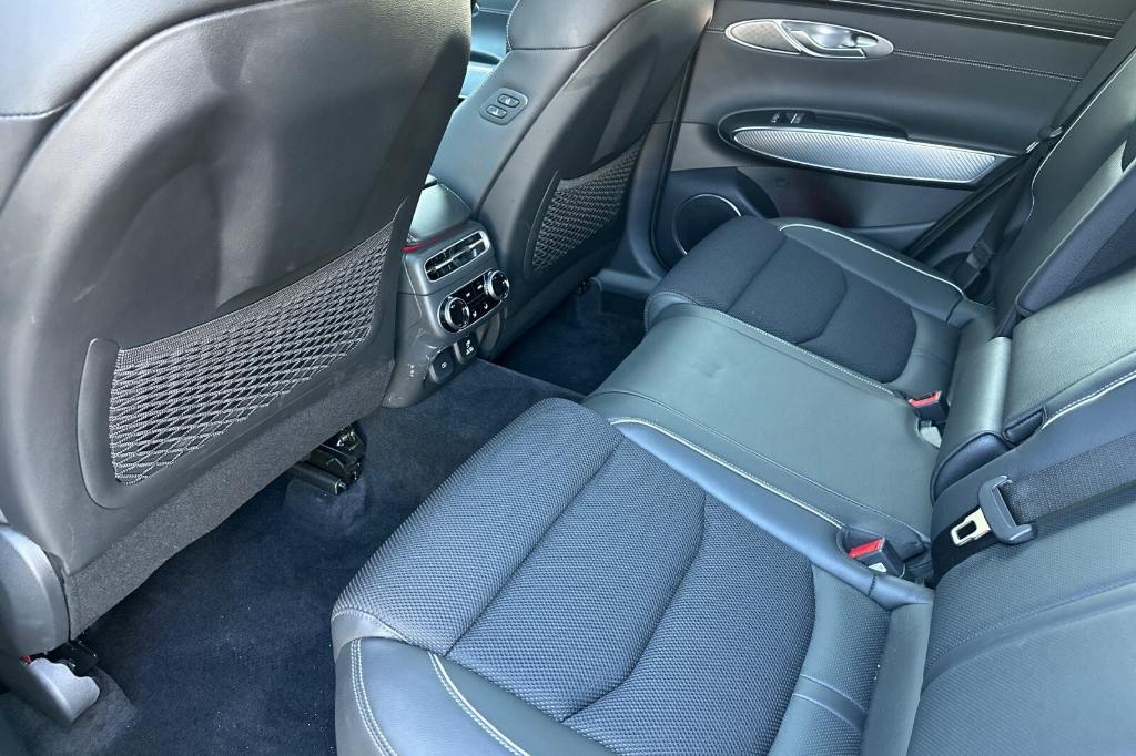 new 2025 Genesis GV70 car