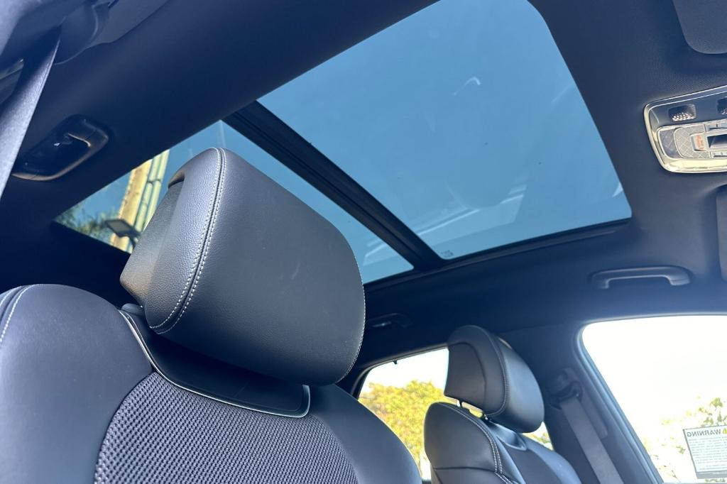 new 2025 Genesis GV70 car