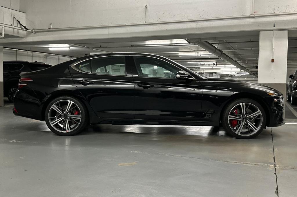 new 2025 Genesis G70 car, priced at $52,555