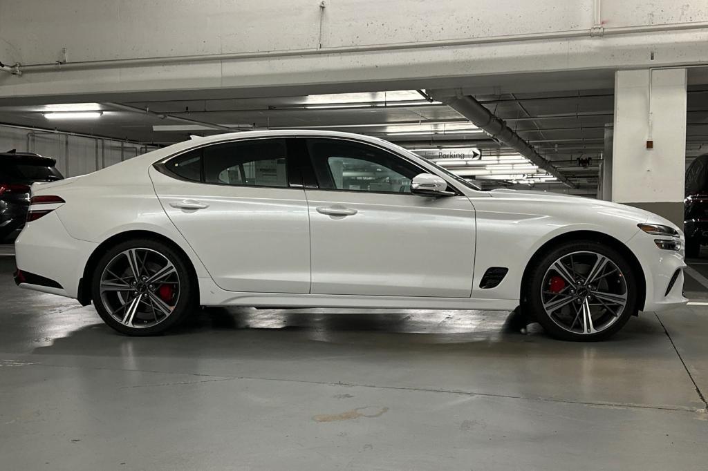 new 2025 Genesis G70 car, priced at $52,695