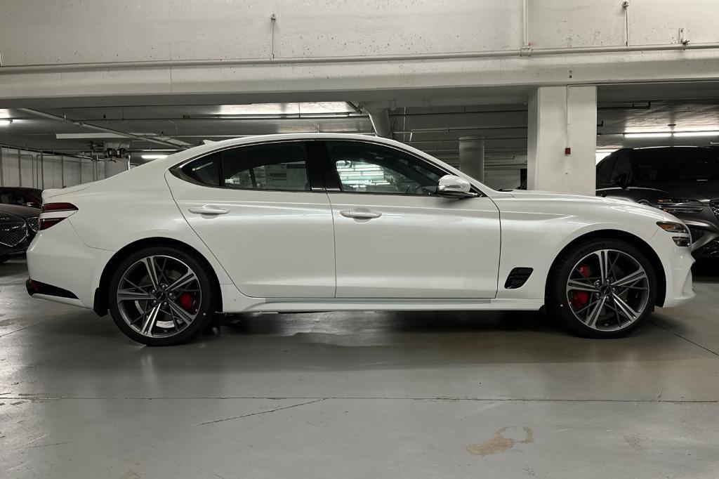 new 2025 Genesis G70 car, priced at $52,780