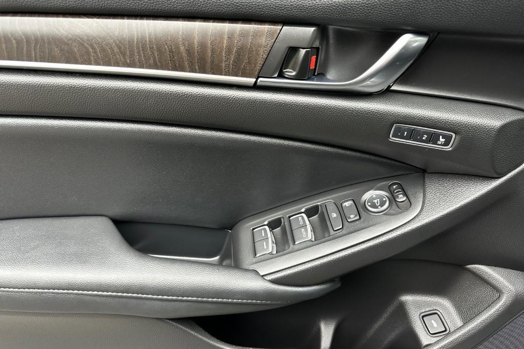 used 2022 Honda Accord car, priced at $28,061