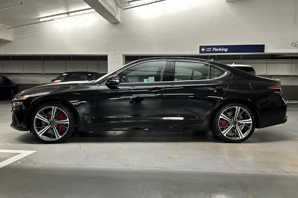 new 2025 Genesis G70 car