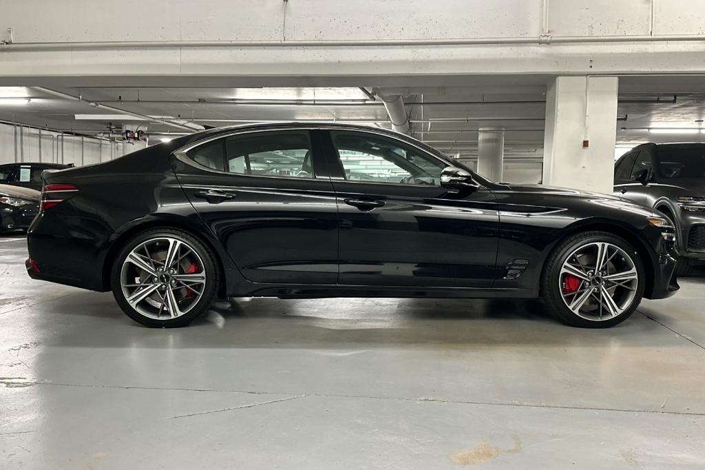 new 2025 Genesis G70 car