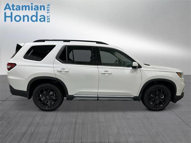 new 2025 Honda Pilot car, priced at $53,750
