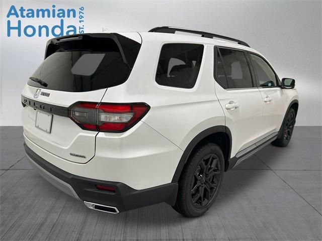 new 2025 Honda Pilot car, priced at $53,750