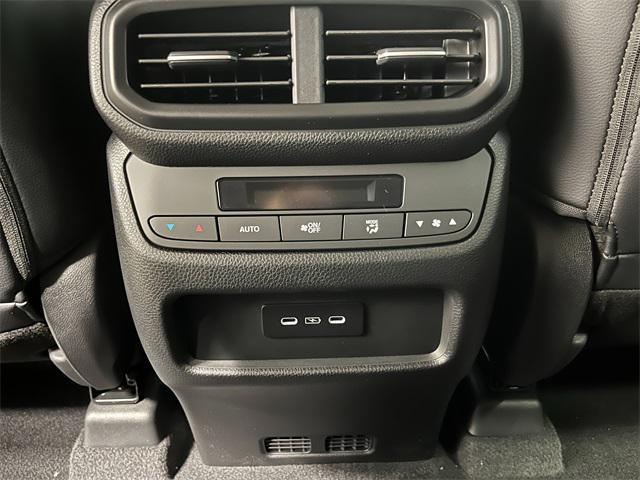 new 2025 Honda Pilot car, priced at $52,950