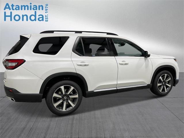new 2025 Honda Pilot car, priced at $54,985