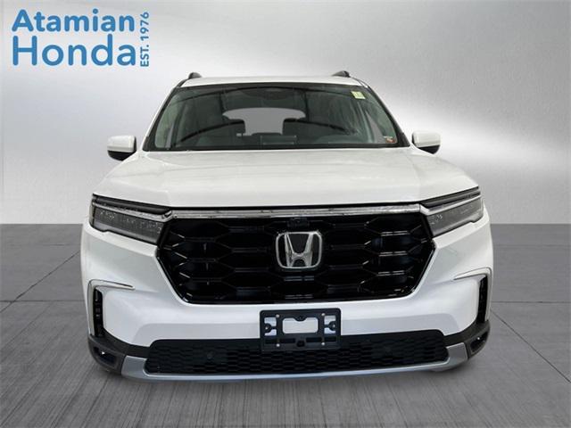 new 2025 Honda Pilot car, priced at $54,985