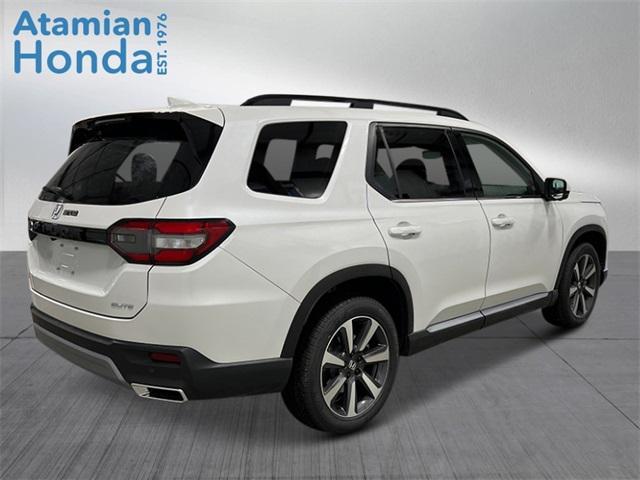 new 2025 Honda Pilot car, priced at $54,985